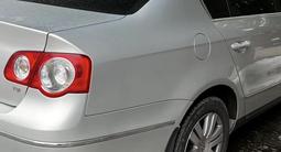 Volkswagen Passat 2010 годаүшін3 200 000 тг. в Алматы – фото 4