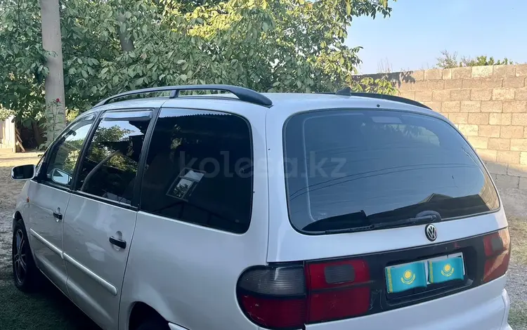 Volkswagen Sharan 1998 года за 2 400 000 тг. в Шымкент