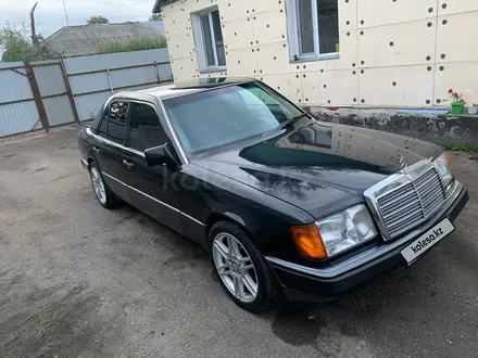 Mercedes-Benz E 320 1993 года за 3 000 000 тг. в Караганда – фото 7