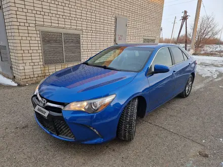 Toyota Camry 2017 года за 7 800 000 тг. в Актобе – фото 8