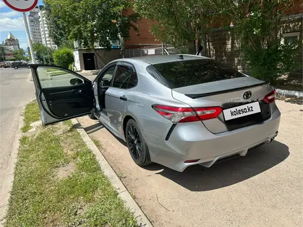 Toyota Camry 2019 года за 13 000 000 тг. в Астана – фото 3