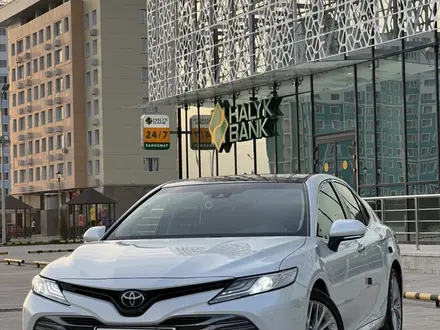 Toyota Camry 2020 года за 16 000 000 тг. в Алматы – фото 17
