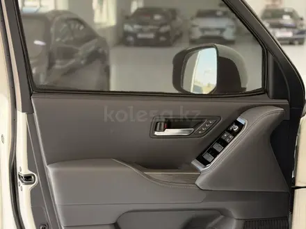 Toyota Land Cruiser 2023 года за 57 000 000 тг. в Актау – фото 14