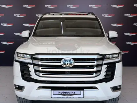 Toyota Land Cruiser 2023 года за 57 000 000 тг. в Актау