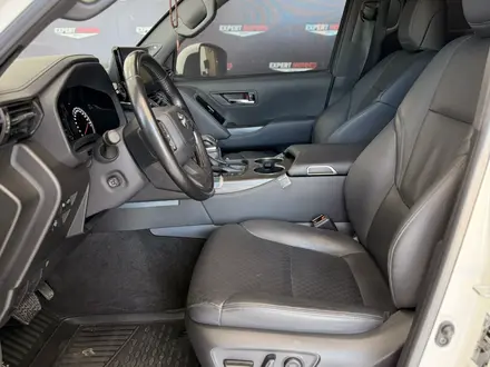 Toyota Land Cruiser 2023 года за 57 000 000 тг. в Актау – фото 8