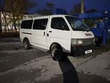 Toyota Hiace 2001 годаүшін2 100 000 тг. в Караганда