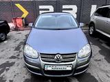 Volkswagen Jetta 2010 года за 3 200 000 тг. в Тараз