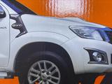 Накладки жабры на крыло Toyota Hilux Fortuner за 12 000 тг. в Астана – фото 4