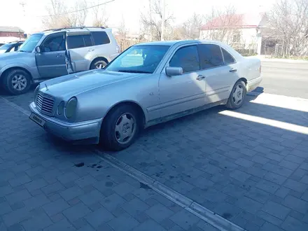 Mercedes-Benz E 280 1996 года за 2 500 000 тг. в Тараз – фото 4