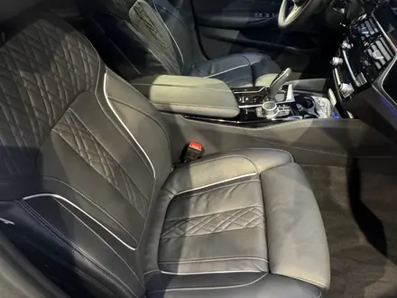 BMW 530 2022 года за 24 000 000 тг. в Алматы – фото 11
