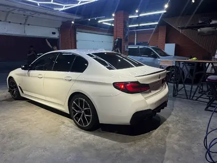 BMW 530 2022 года за 24 000 000 тг. в Алматы – фото 5
