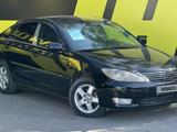 Toyota Camry 2004 годаүшін5 800 000 тг. в Семей – фото 3