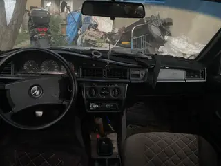Mercedes-Benz 190