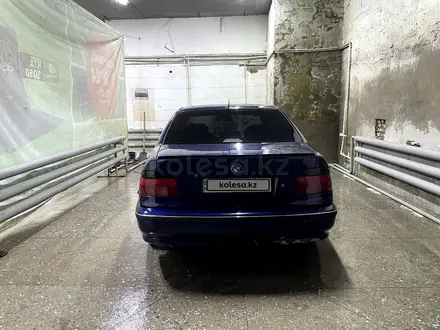 BMW 528 1998 года за 3 000 000 тг. в Караганда – фото 4