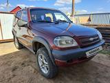 Chevrolet Niva 2005 года за 1 350 000 тг. в Актобе – фото 2