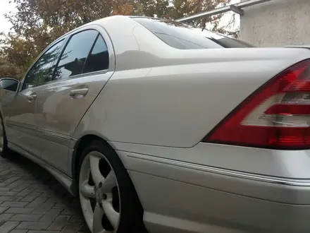 Mercedes-Benz C 180 2002 года за 6 000 000 тг. в Петропавловск – фото 3