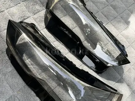 Стекло фары BMW G60 Бмв Г60 стекло фары за 25 000 тг. в Алматы – фото 2