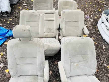 Комплект сидений Toyota Alphard за 1 000 тг. в Алматы
