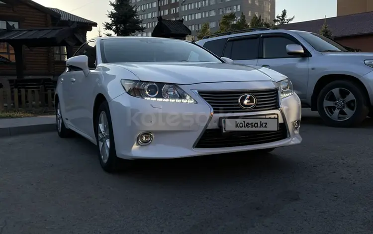 Lexus ES 300h 2013 года за 12 000 000 тг. в Павлодар