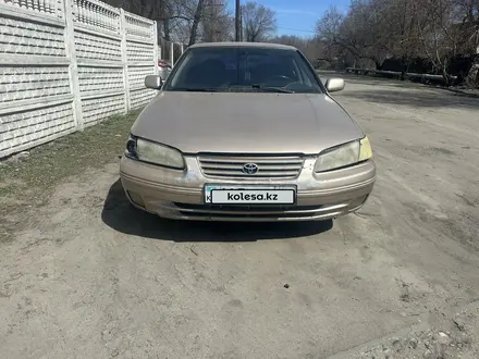 Toyota Camry 2013 года за 4 000 000 тг. в Семей