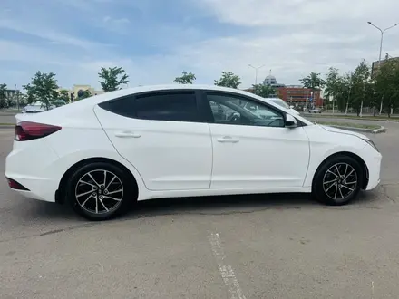 Hyundai Elantra 2019 года за 7 700 000 тг. в Астана – фото 4