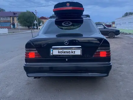 Mercedes-Benz E 280 1995 года за 2 200 000 тг. в Караганда – фото 4