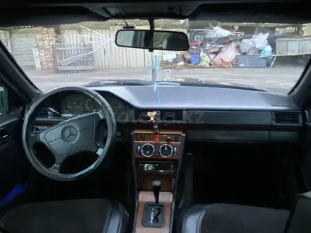 Mercedes-Benz E 280 1995 года за 2 200 000 тг. в Караганда – фото 6