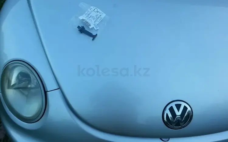 Капот Volkswagen Beetle за 40 000 тг. в Караганда