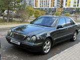 Mercedes-Benz E 200 2000 года за 3 000 000 тг. в Астана