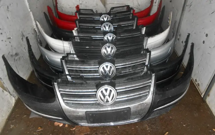 Бампер передний в сборе с решёткой Volkswagen за 100 000 тг. в Алматы