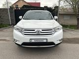 Toyota Highlander 2013 года за 12 800 000 тг. в Алматы