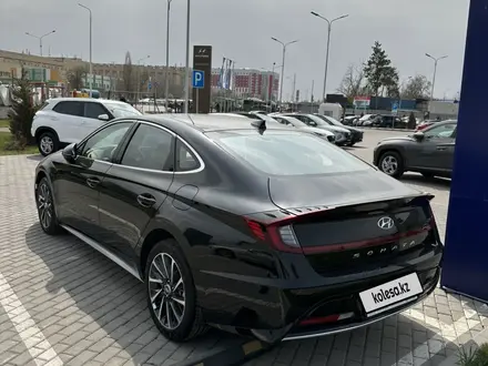 Hyundai Sonata 2023 года за 13 700 000 тг. в Алматы – фото 5