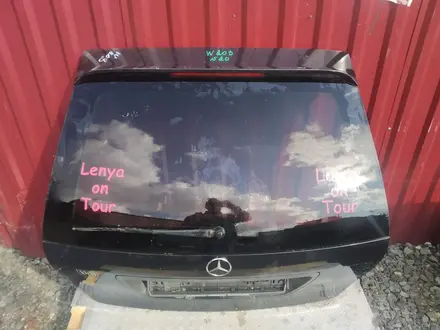Крышка багажника на Mercedes-Benz W203 за 50 000 тг. в Караганда