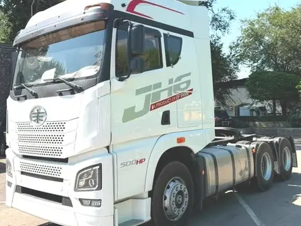 FAW  Седельный тягач JH6 мощностью 500 л. C. 2026 года за 38 600 000 тг. в Астана – фото 2