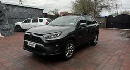 Toyota RAV4 2020 годаfor11 950 000 тг. в Актобе – фото 3