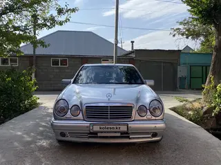 Mercedes-Benz E 55 AMG