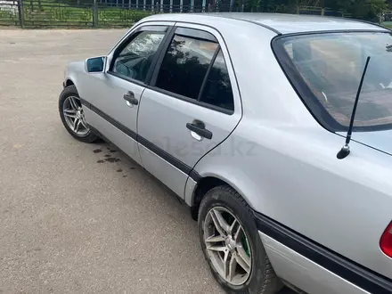 Mercedes-Benz C 200 1995 года за 1 550 000 тг. в Астана – фото 2