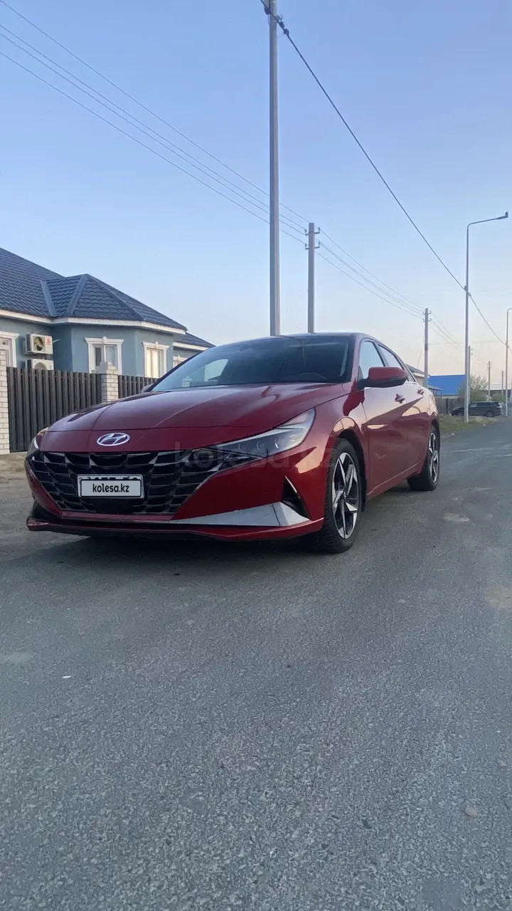 Hyundai Elantra, 2022