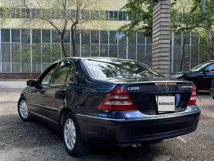 Mercedes-Benz C 200 2001 года за 2 500 000 тг. в Астана – фото 6