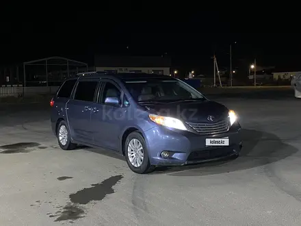 Toyota Sienna 2015 года за 10 000 000 тг. в Атырау – фото 17