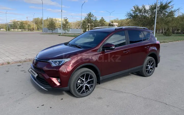 Toyota RAV4 2018 года за 12 700 000 тг. в Караганда