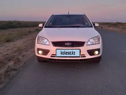 Ford Focus 2007 года за 2 600 000 тг. в Атырау – фото 2