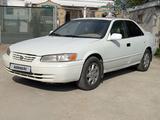 Toyota Camry 1999 годаүшін3 200 000 тг. в Тараз