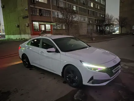 Hyundai Elantra 2021 года за 9 000 000 тг. в Актау – фото 2