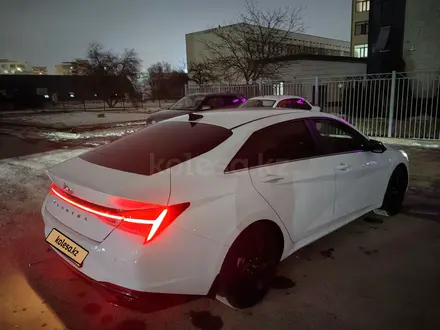 Hyundai Elantra 2021 года за 9 000 000 тг. в Актау – фото 4