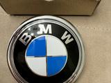 Значок на крышку багажника BMW E70 за 15 000 тг. в Астана – фото 2