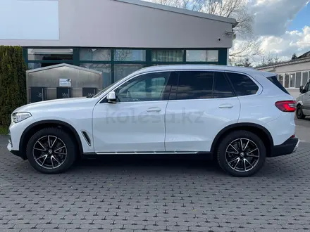 BMW X5 2019 года за 31 000 000 тг. в Петропавловск – фото 28