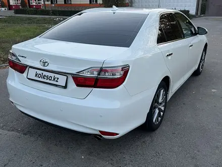 Toyota Camry 2017 года за 13 000 000 тг. в Алматы – фото 4