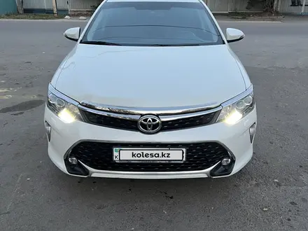 Toyota Camry 2017 года за 13 000 000 тг. в Алматы – фото 3