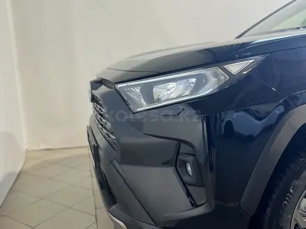 Toyota RAV4 Prestige 2023 года за 20 190 000 тг. в Актобе – фото 6